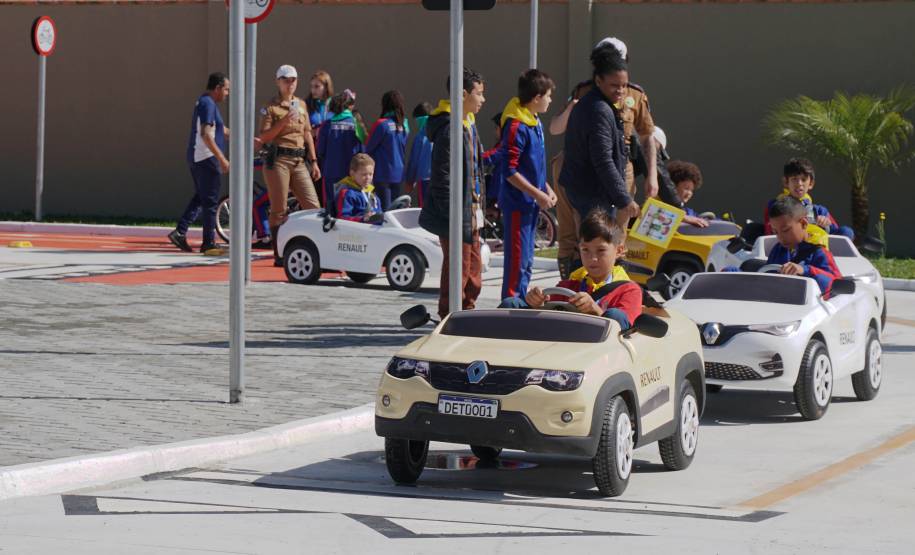 Alunos de Colombo são os primeiros a conhecer as ações educativas do Detranzinho