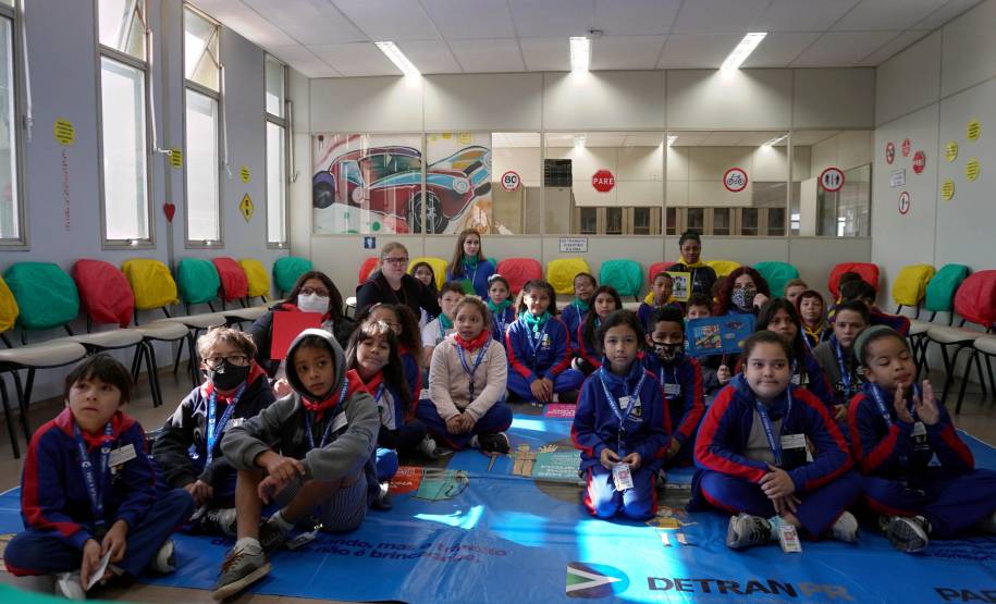 Alunos de Colombo são os primeiros a conhecer as ações educativas do Detranzinho