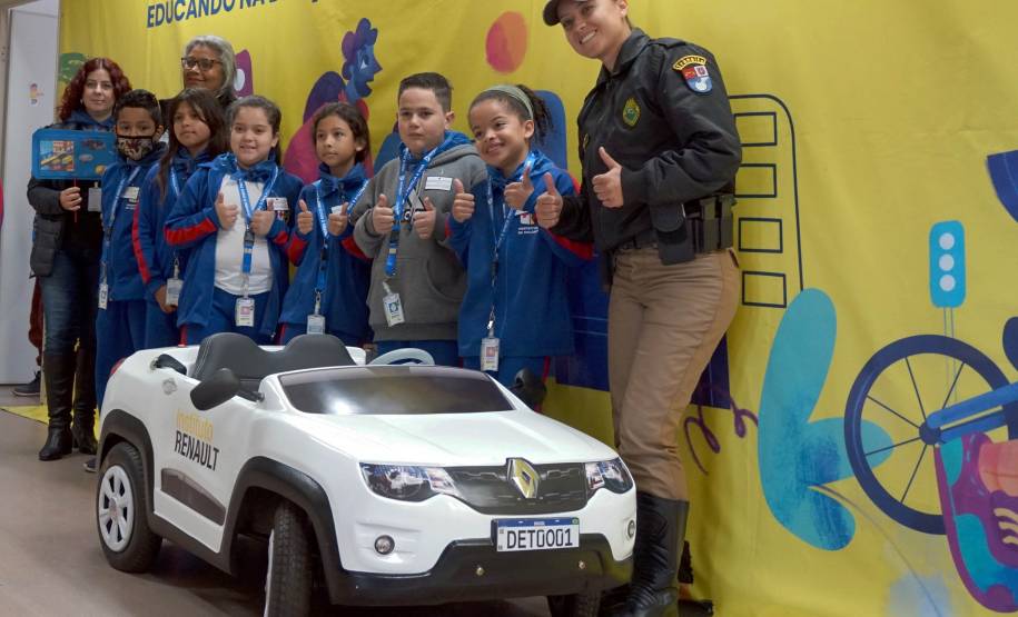 Alunos de Colombo são os primeiros a conhecer as ações educativas do Detranzinho