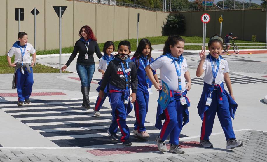 Alunos de Colombo são os primeiros a conhecer as ações educativas do Detranzinho