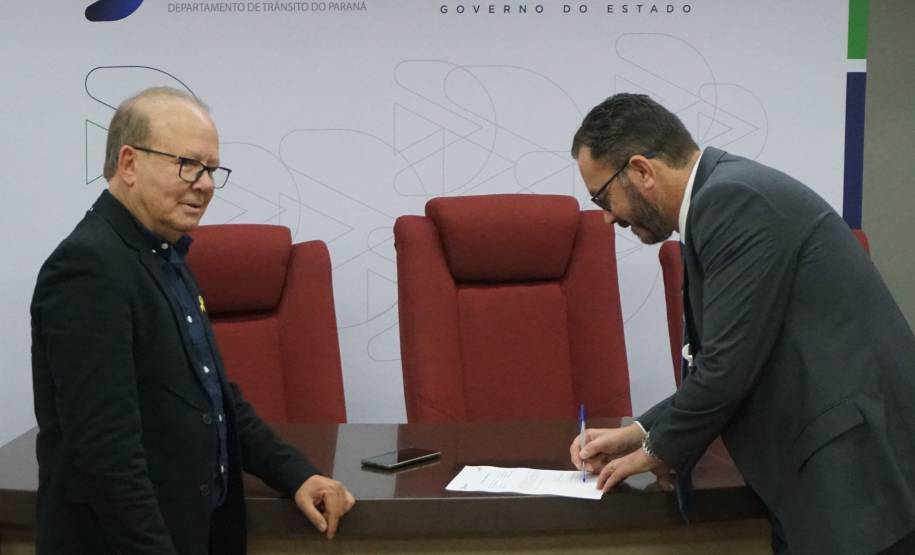 Novo diretor-geral do Detran-PR, Adriano Furtado, toma posse