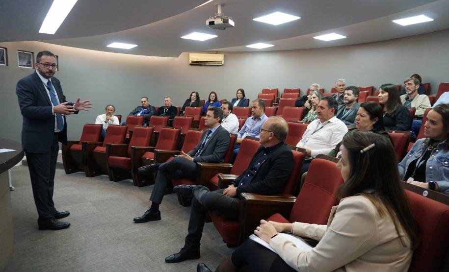 Novo diretor-geral do Detran-PR, Adriano Furtado, toma posse