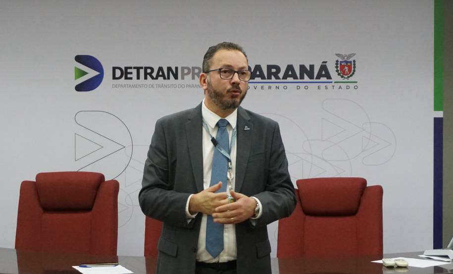 Novo diretor-geral do Detran-PR, Adriano Furtado, toma posse
