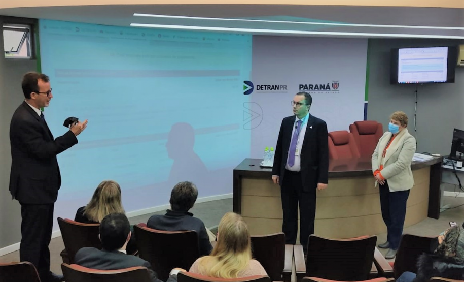 Licenciamento de veículo poderá ser pago por PIX