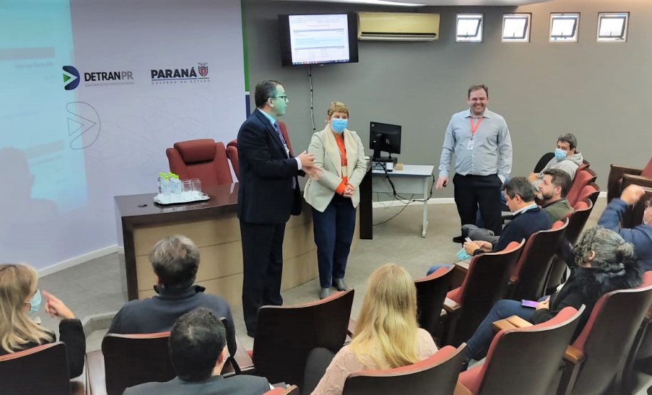 Licenciamento de veículo poderá ser pago por PIX