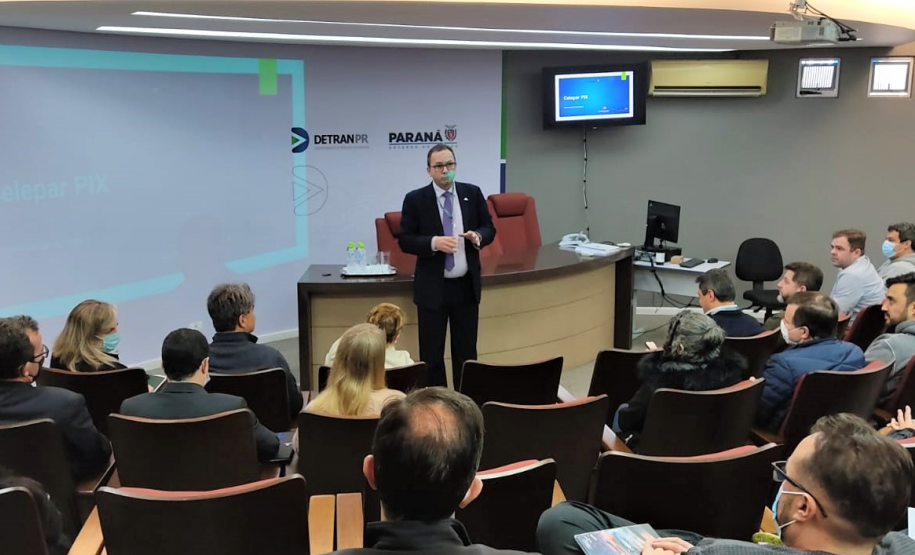 Licenciamento de veículo poderá ser pago por PIX