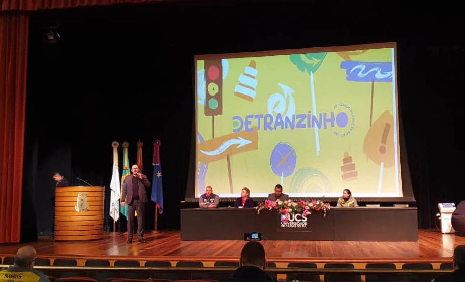 Detranzinho do Paraná é destaque em encontro regional de trânsito do Sul