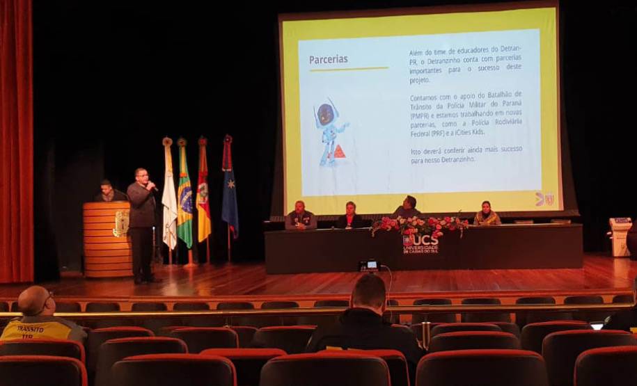 Detranzinho do Paraná é destaque em encontro regional de trânsito do Sul