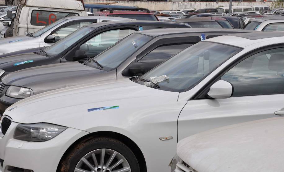 Detran-PR leiloa mais de 10 mil veículos e arrecada R$ 10,5 milhões
