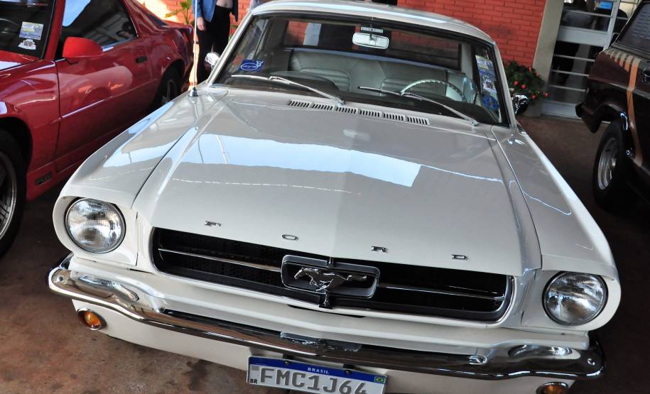 1º encontro de veículos antigos em Cascavel reúne cerca de 80 exemplares na Ciretran