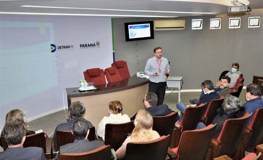 Licenciamento de veículo poderá ser pago por PIX