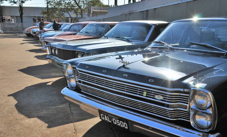 1º encontro de veículos antigos em Cascavel reúne cerca de 80 exemplares na Ciretran