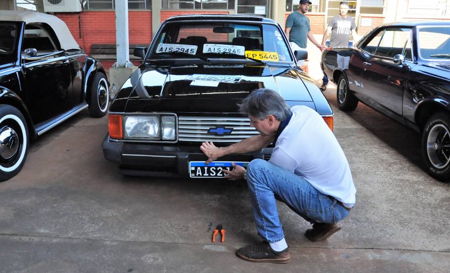1º encontro de veículos antigos em Cascavel reúne cerca de 80 exemplares na Ciretran