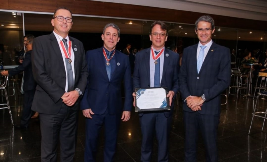Diretor-geral do Detran recebe medalha do Mérito Mauá