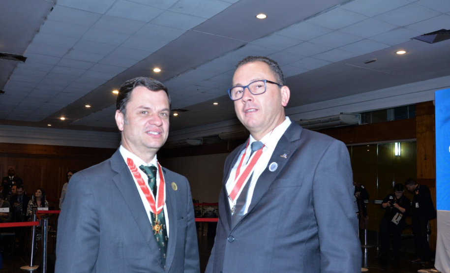 Diretor-geral do Detran recebe medalha do Mérito Mauá