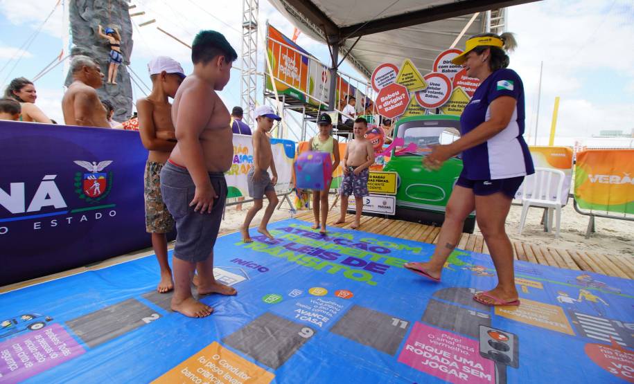 Com brincadeiras e blitz educativas, Detran-PR reforça cuidados no trânsito no Litoral