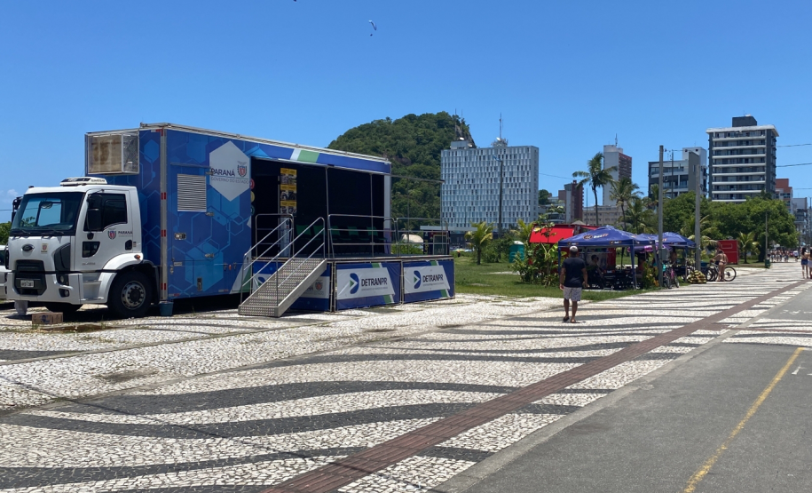 Com brincadeiras e blitz educativas, Detran-PR reforça cuidados no trânsito no Litoral