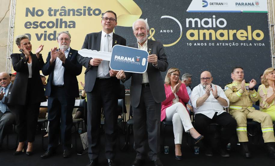 Paraná lança campanha Maio Amarelo com ações educativas e entrega de veículos ao Detran