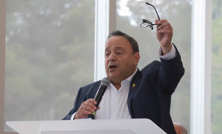 Paraná lança campanha Maio Amarelo com ações educativas e entrega de veículos ao Detran