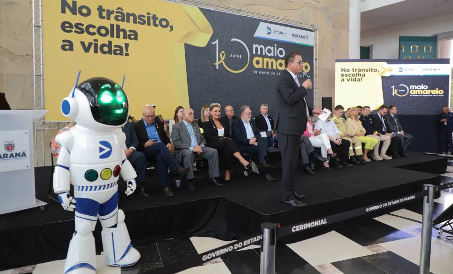 Paraná lança campanha Maio Amarelo com ações educativas e entrega de veículos ao Detran