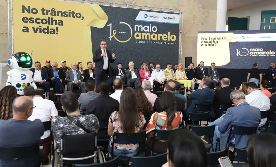 Paraná lança campanha Maio Amarelo com ações educativas e entrega de veículos ao Detran