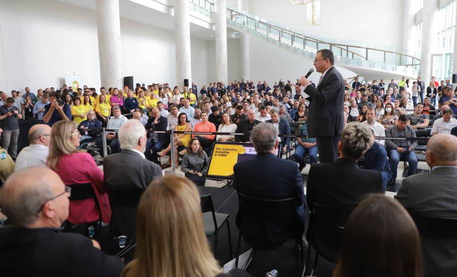Paraná lança campanha Maio Amarelo com ações educativas e entrega de veículos ao Detran