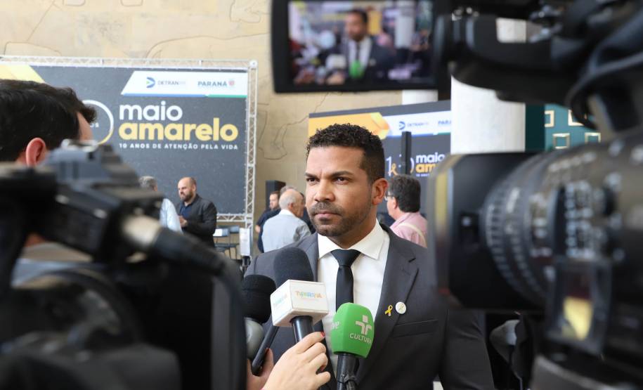 Paraná lança campanha Maio Amarelo com ações educativas e entrega de veículos ao Detran