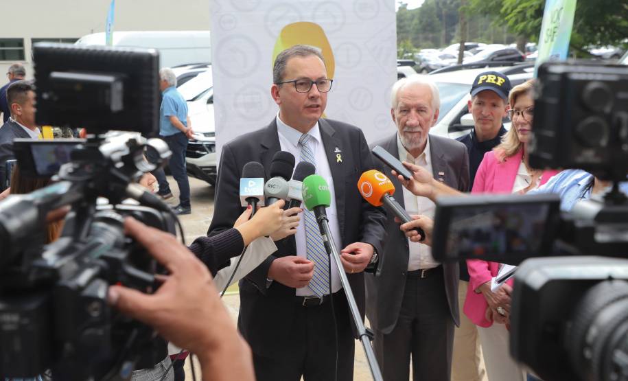 Paraná lança campanha Maio Amarelo com ações educativas e entrega de veículos ao Detran