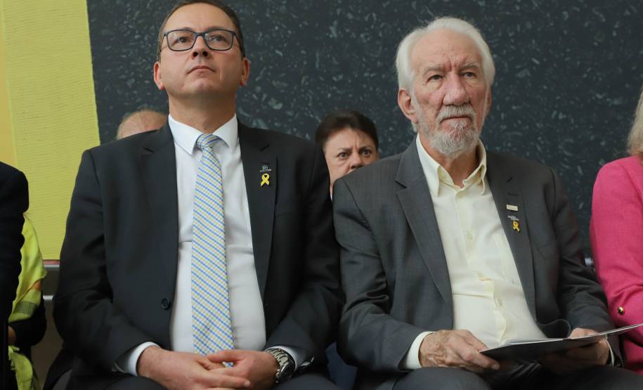 Paraná lança campanha Maio Amarelo com ações educativas e entrega de veículos ao Detran