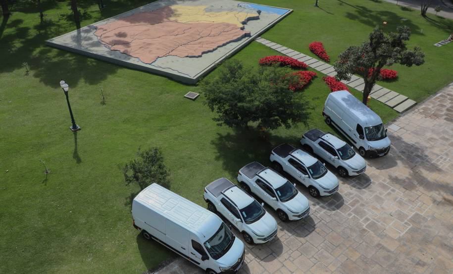 Paraná lança campanha Maio Amarelo com ações educativas e entrega de veículos ao Detran