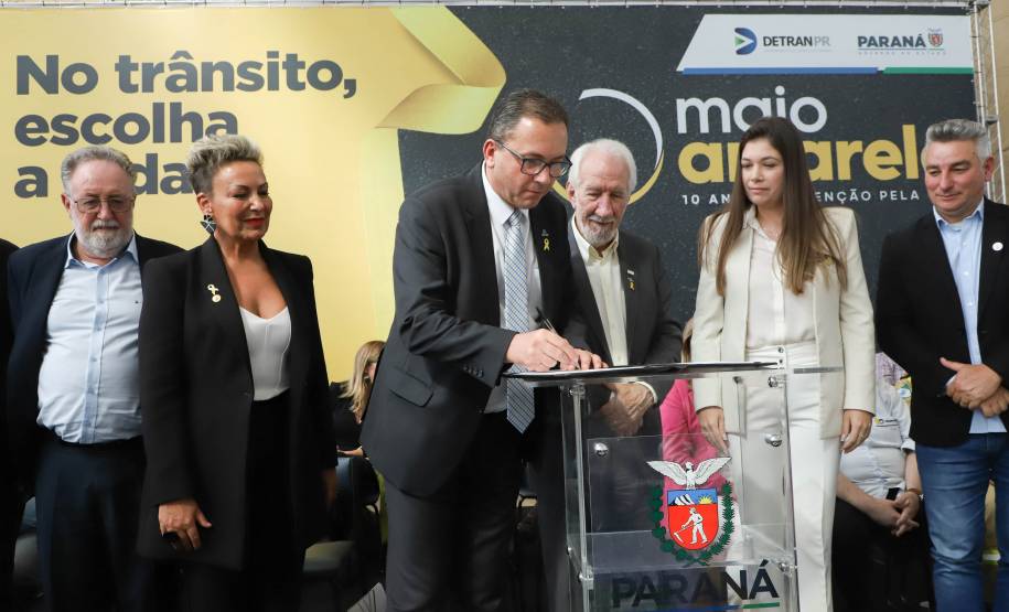 Paraná lança campanha Maio Amarelo com ações educativas e entrega de veículos ao Detran