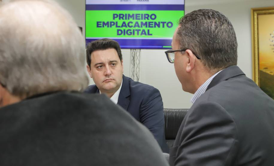 No Paraná, proprietários podem fazer primeiro emplacamento de veículos de forma 100% digital