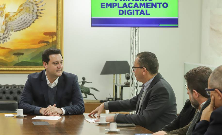 No Paraná, proprietários podem fazer primeiro emplacamento de veículos de forma 100% digital