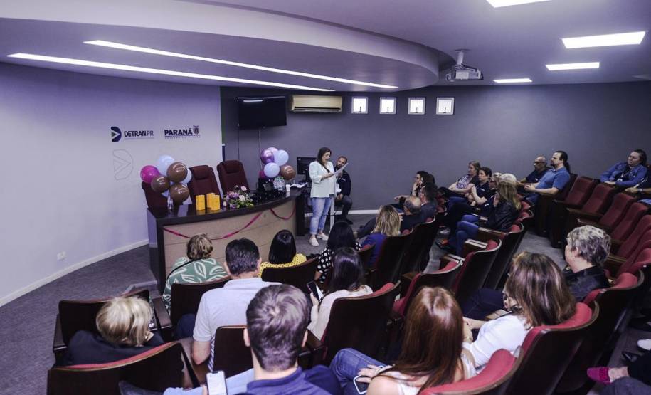 Detran-PR realiza cerimônia de homenagem ao dia do servidor público
