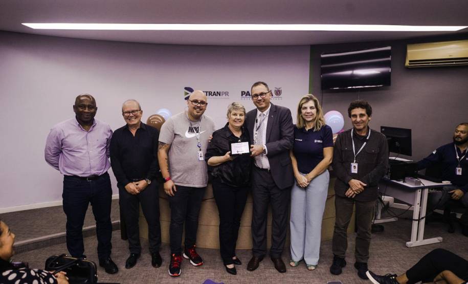 Detran-PR realiza cerimônia de homenagem ao dia do servidor público