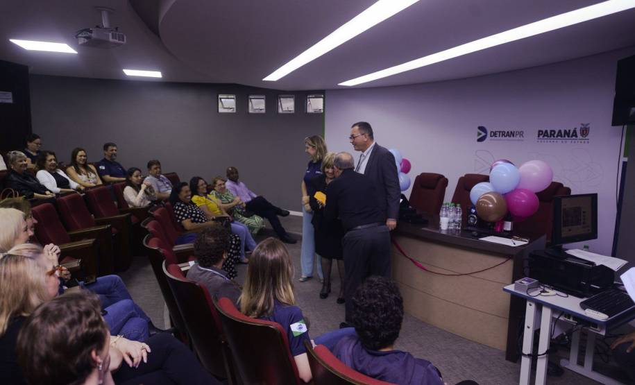 Detran-PR realiza cerimônia de homenagem ao dia do servidor público