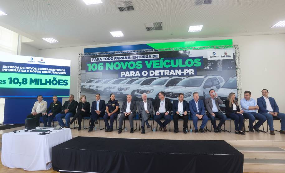 Estado entrega 106 veículos e equipamentos para reforçar atendimentos do Detran-PR