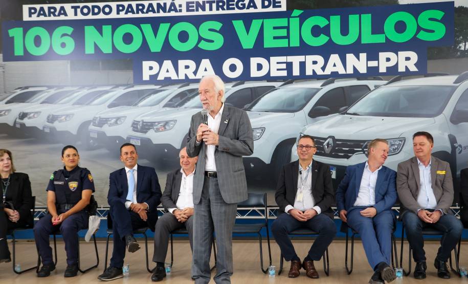 Estado entrega 106 veículos e equipamentos para reforçar atendimentos do Detran-PR