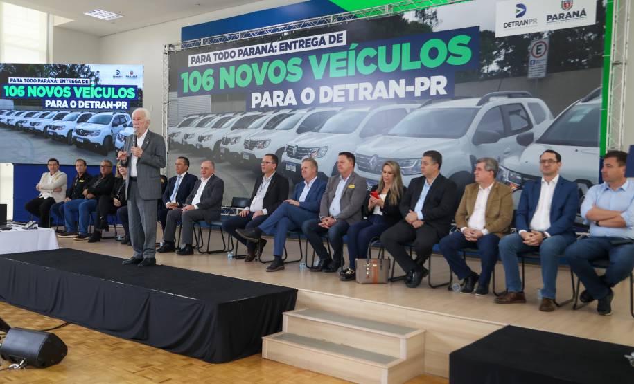 Estado entrega 106 veículos e equipamentos para reforçar atendimentos do Detran-PR