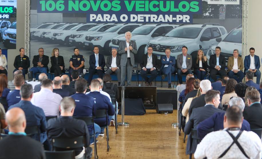 Estado entrega 106 veículos e equipamentos para reforçar atendimentos do Detran-PR