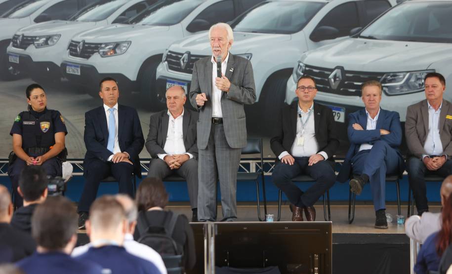 Estado entrega 106 veículos e equipamentos para reforçar atendimentos do Detran-PR