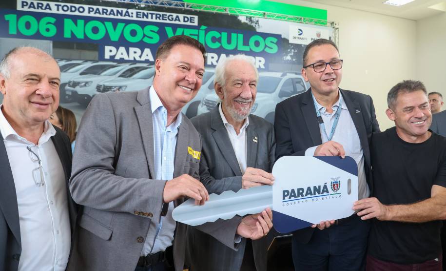 Estado entrega 106 veículos e equipamentos para reforçar atendimentos do Detran-PR