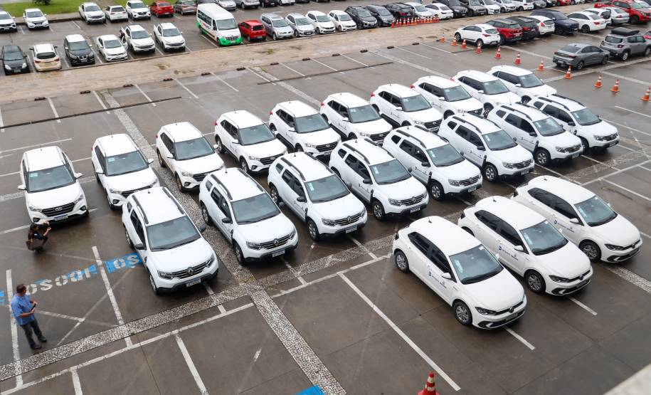 Estado entrega 106 veículos e equipamentos para reforçar atendimentos do Detran-PR