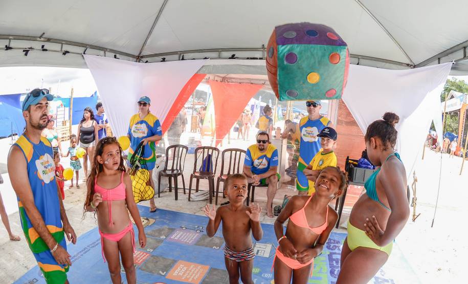 Detran-PR realiza mais de 11 mil atendimentos na primeira semana do Verão Maior Paraná Foto: Detran-Pr Detran-PR realiza mais de 11 mil atendimentos na primeira semana do Verão Maior Paraná Foto: Detran-Pr Detran-PR realiza mais de 11 mil atendimentos na primeira semana do Verão Maior Paraná Foto: Detran-Pr Detran-PR realiza mais de 11 mil atendimentos na primeira semana do Verão Maior Paraná