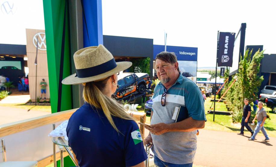 “Agência Rural” do Detran-PR realiza centenas de atendimentos aos visitantes do Show Rural em Cascavel