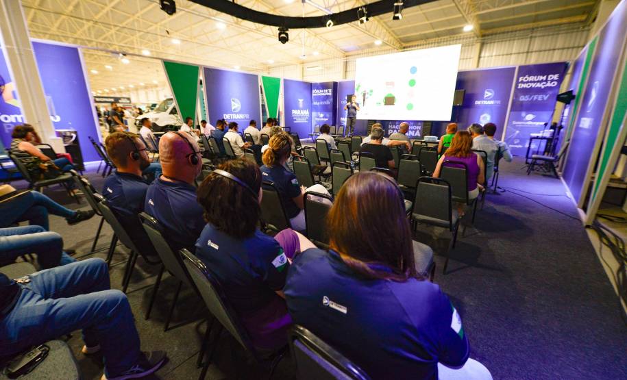 “Agência Rural” do Detran-PR realiza centenas de atendimentos aos visitantes do Show Rural em Cascavel