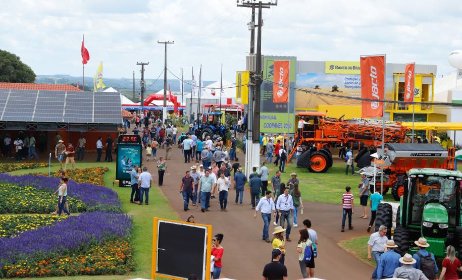 Com novo sistema do Detran-PR, veículos adquiridos no Show Rural já sairão emplacados