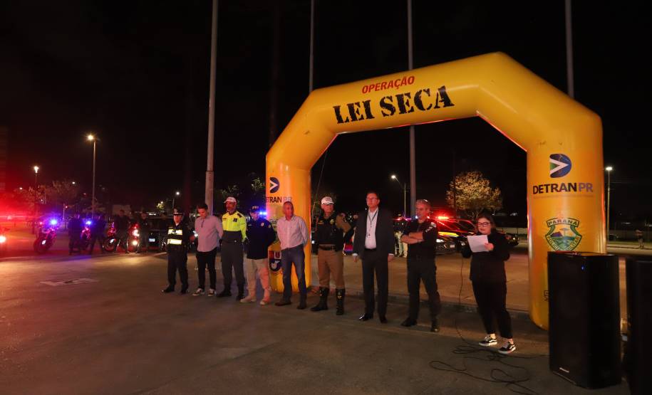 Operação marca a adesão do Paraná ao calendário nacional da Lei Seca no trânsito.