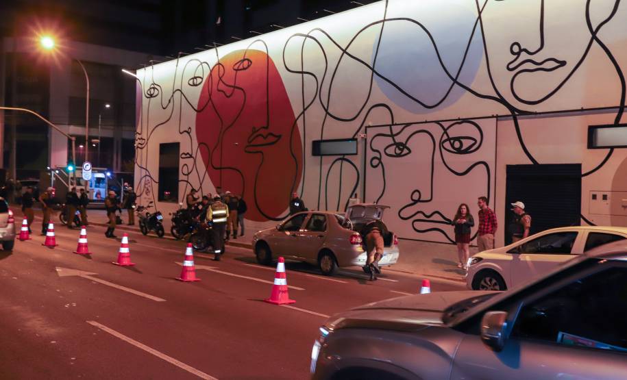 Operação marca a adesão do Paraná ao calendário nacional da Lei Seca no trânsito.