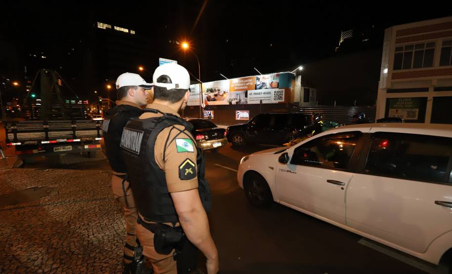 Operação marca a adesão do Paraná ao calendário nacional da Lei Seca no trânsito.